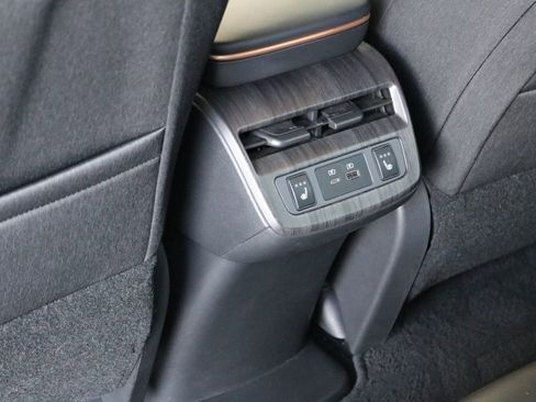 Used 2023 Nissan Ariya AWD image 25