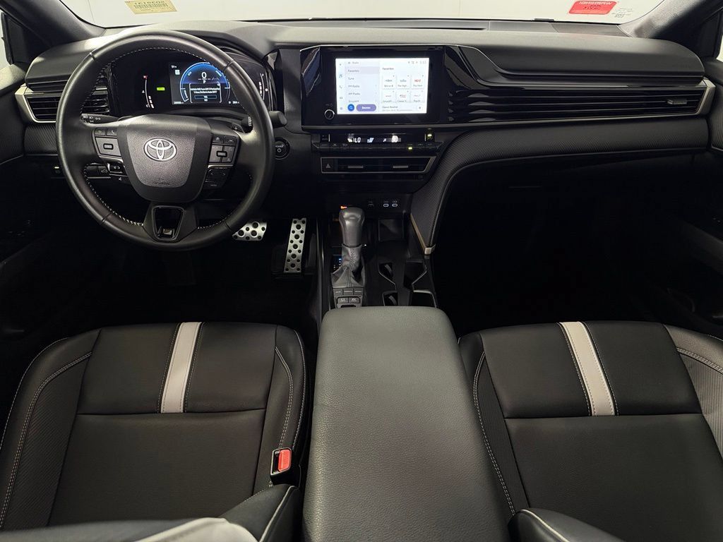 Used 2025 Toyota Camry SE FWD image 13