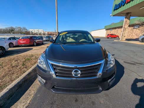 Used 2013 Nissan Altima 2.5 S image 2