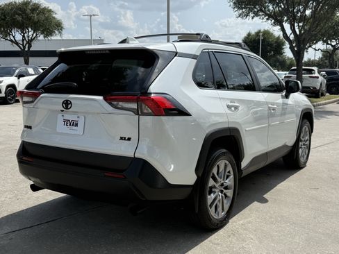 Used 2025 Toyota RAV4 XLE Premium FWD image 5