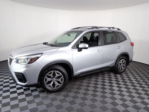 Used 2019 Subaru Forester Premium w/ Popular Package #1 AWD/4WD image 11