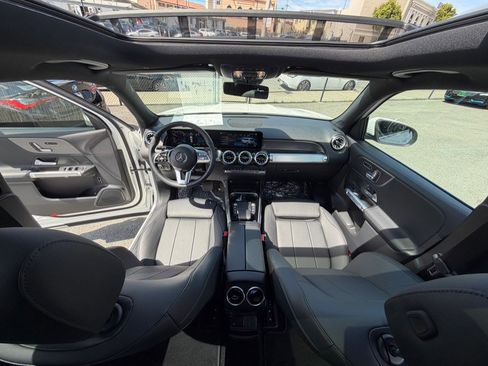 Used 2023 Mercedes-Benz EQB 300 4MATIC image 22