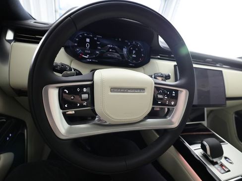 Used 2025 Land Rover Range Rover SE AWD/4WD image 19