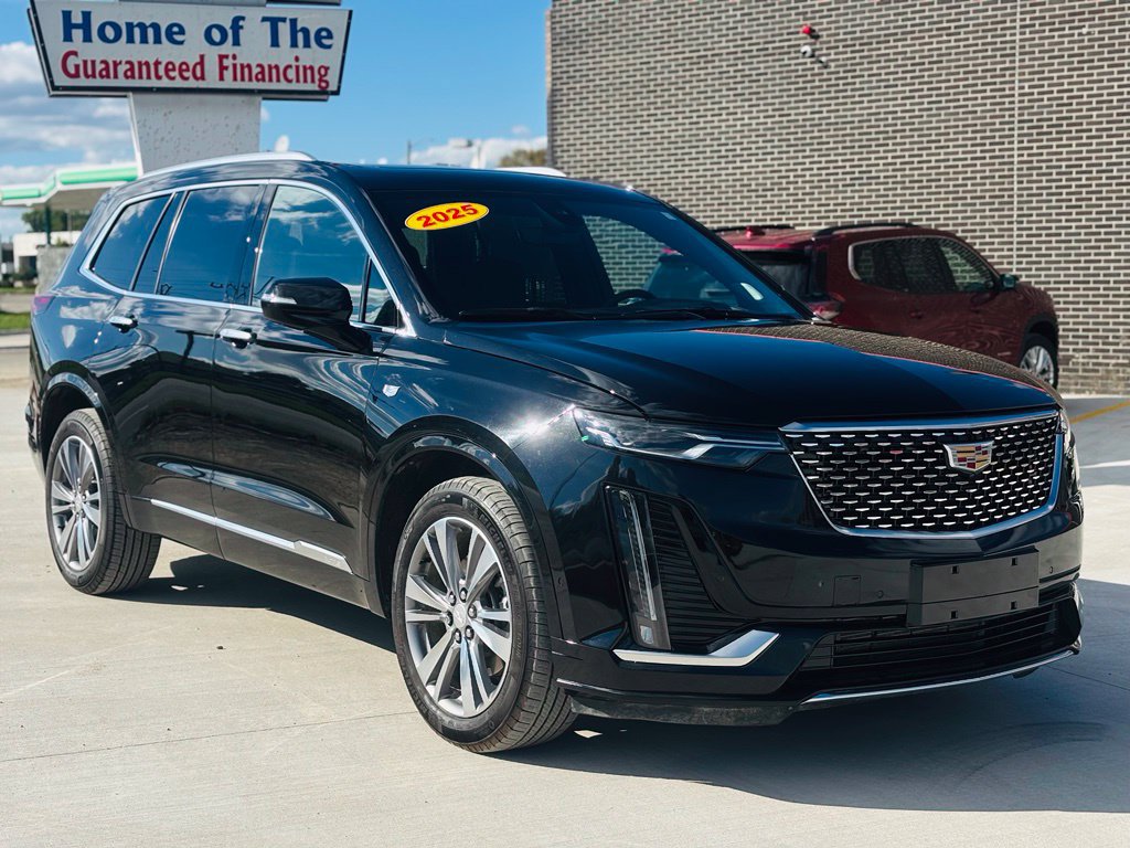 Used 2025 Cadillac XT6 Premium Luxury w/ Technology Package AWD/4WD image 4