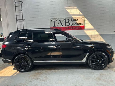 Used 2022 BMW X7 xDrive40i w/ Executive Package AWD/4WD image 2