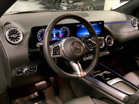 Used 2025 Mercedes-Benz GLA 250 image 16