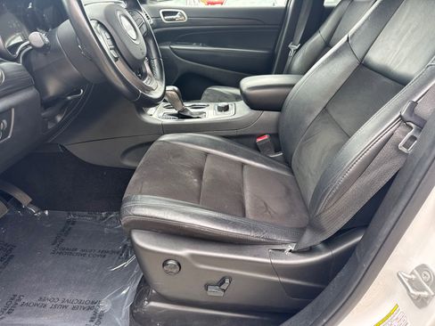 Used 2020 Jeep Grand Cherokee Laredo w/ Quick Order Package 2BN North AWD/4WD image 9