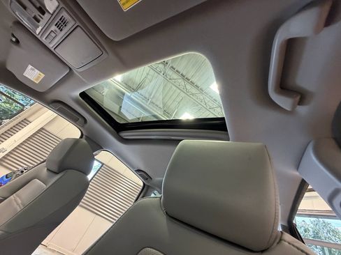 Used 2020 Honda CR-V Touring image 8