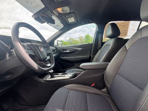 Used 2025 Buick Envista Preferred w/ Convenience I Package FWD image 17