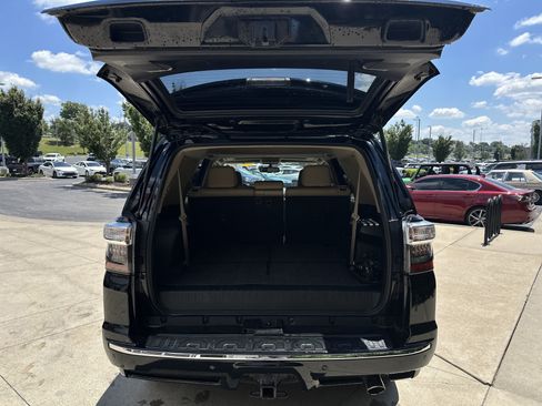 Used 2017 Toyota 4Runner Limited AWD/4WD image 29