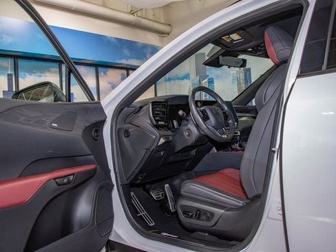 Used 2024 Lexus RX 500h F Sport w/ Convenience Package image 13