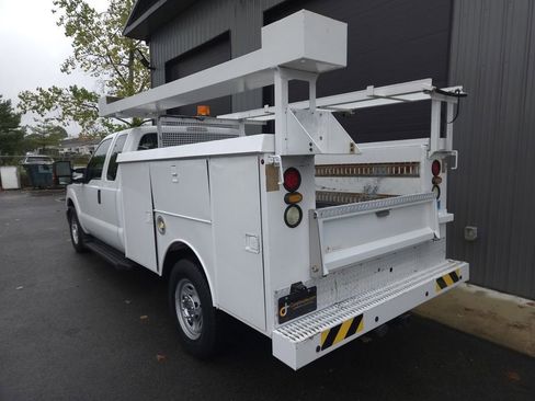 Used 2015 Ford F250 XL w/ Power Equipment Group image 3