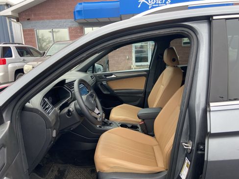 Used 2022 Volkswagen Tiguan SE image 8