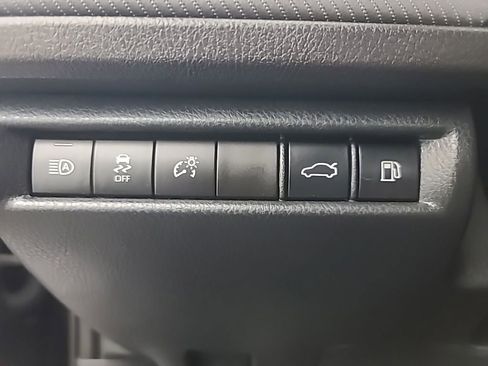 Used 2025 Toyota Camry SE FWD image 27