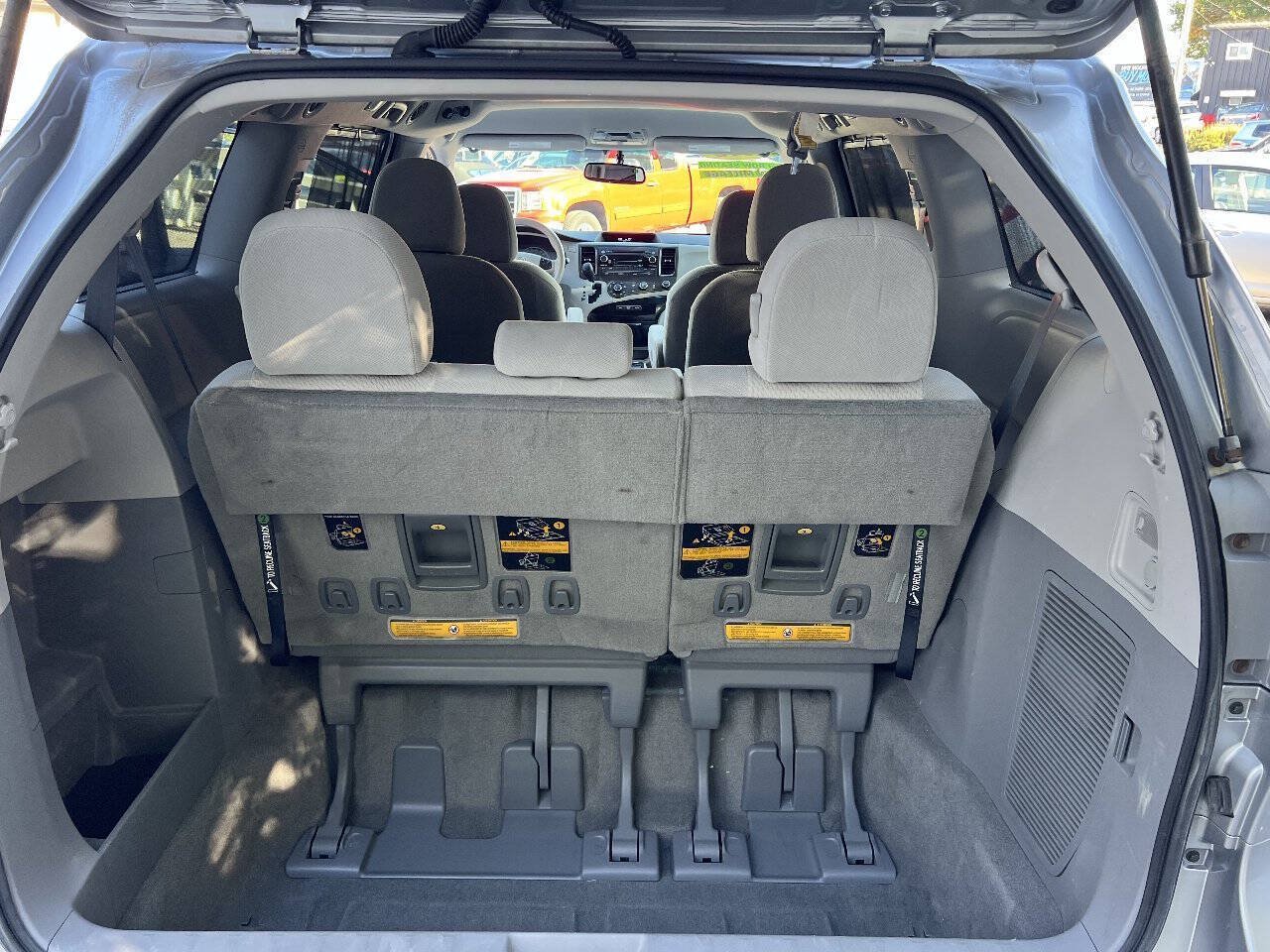 Used 2012 Toyota Sienna LE w/ Towing Pkg AWD/4WD image 39