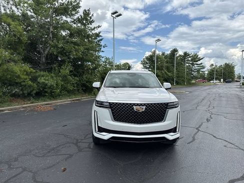 Certified 2021 Cadillac Escalade Premium Luxury AWD/4WD image 7