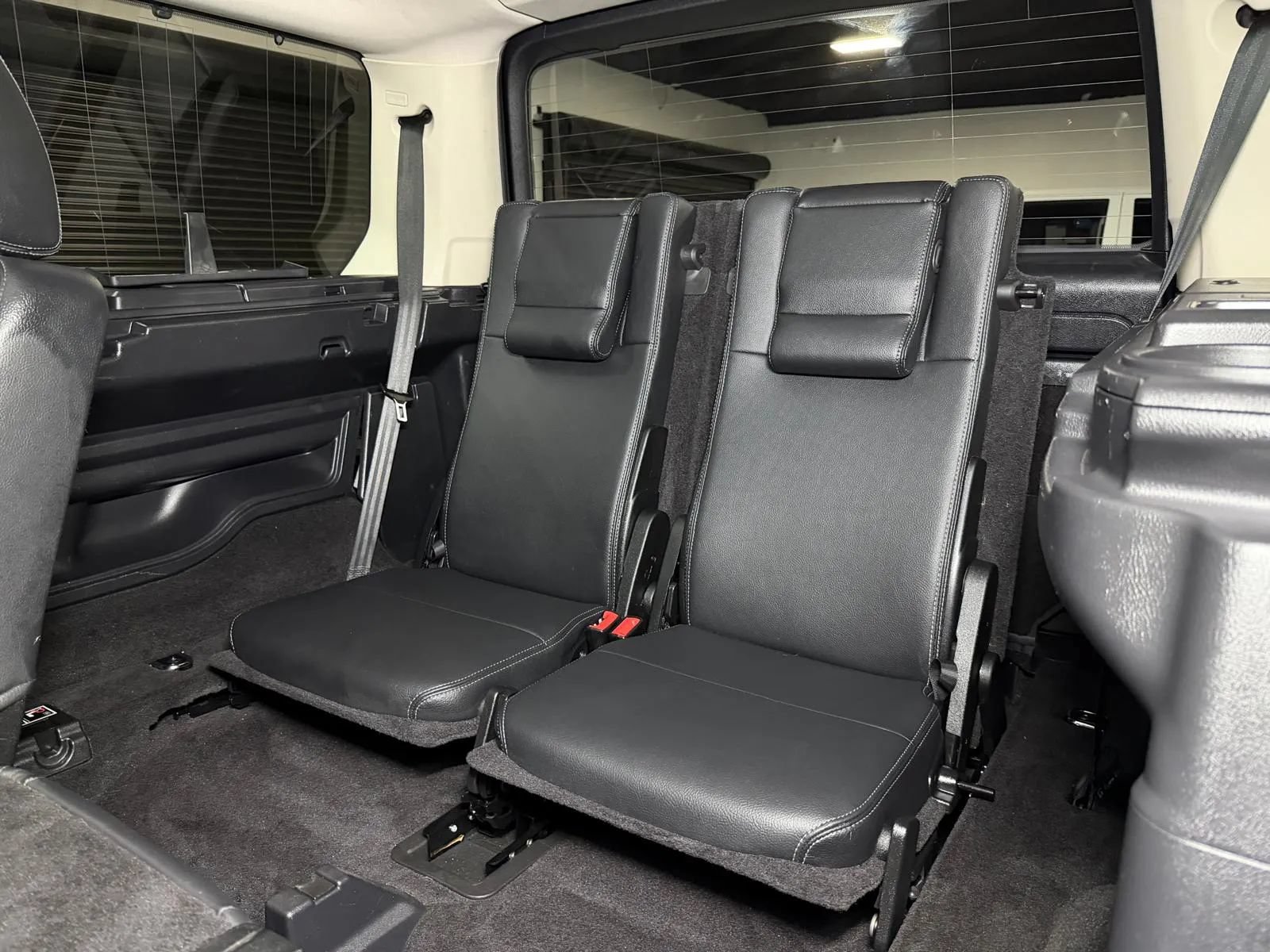 Used 2015 Land Rover LR4 HSE AWD/4WD image 18