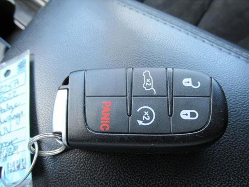 Used 2022 Dodge Durango GT RWD image 29