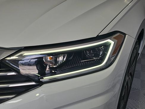 Used 2019 Volkswagen Jetta SEL Premium FWD image 30
