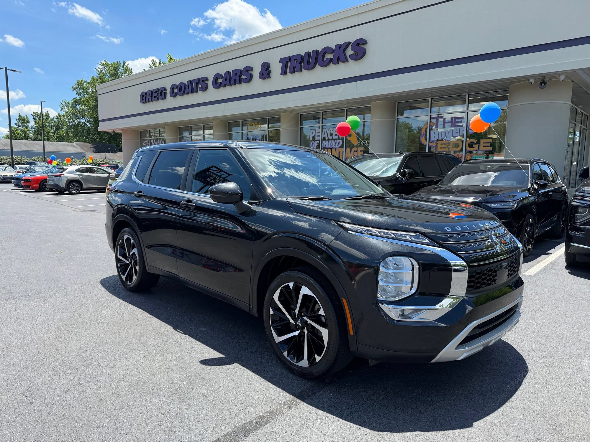 Used 2022 Mitsubishi Outlander SE AWD/4WD image 1