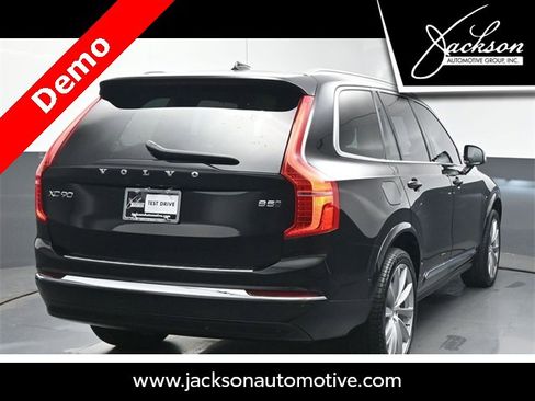 Used 2025 Volvo XC90 B5 Ultra w/ Lounge Package image 7