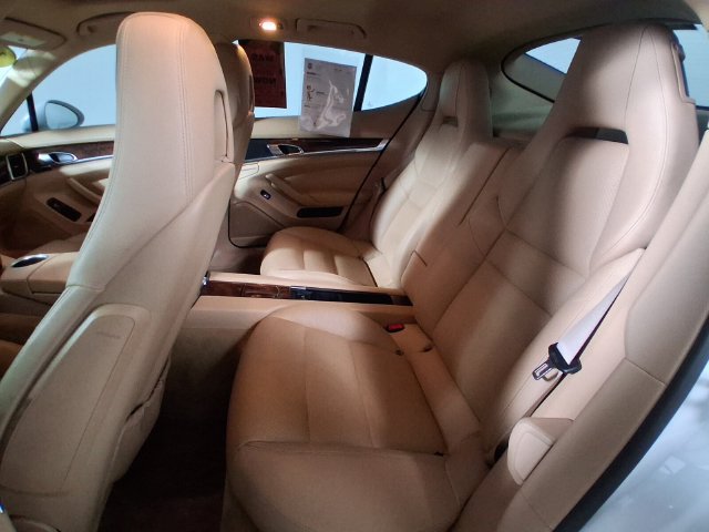 Used 2012 Porsche Panamera 4 image 12