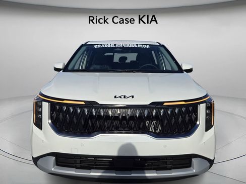 New 2026 Kia Carnival LXS FWD image 3