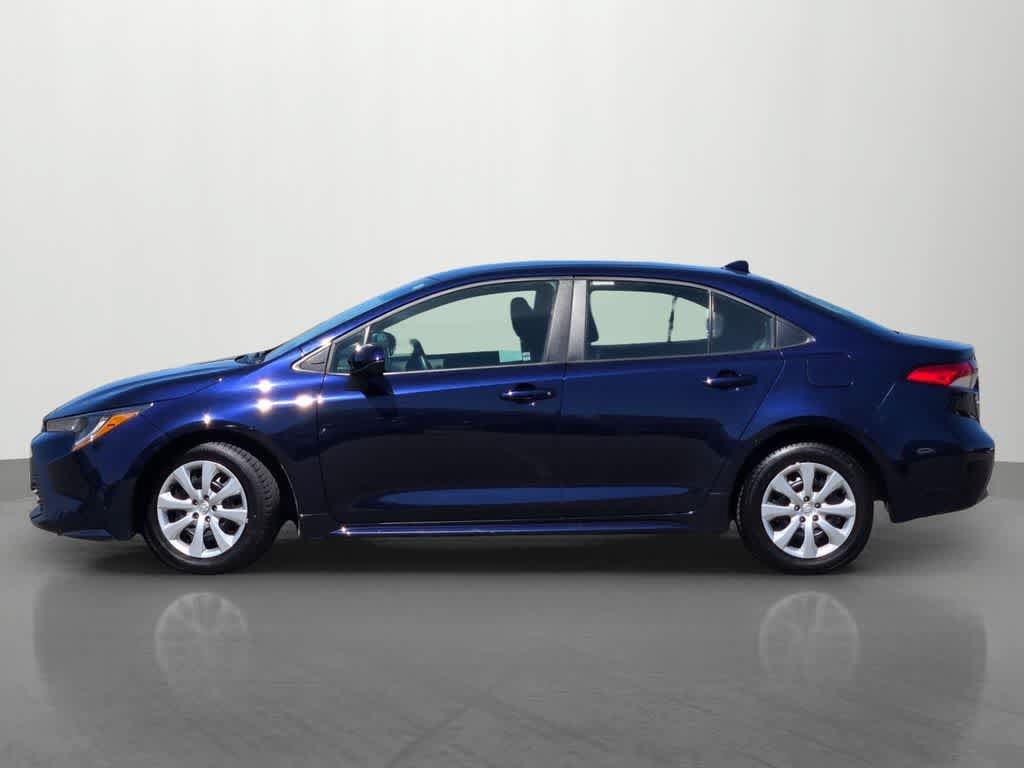 Used 2024 Toyota Corolla LE FWD image 3