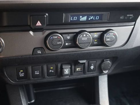 Used 2023 Toyota Tacoma TRD Sport w/ Technology Package RWD image 18