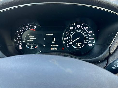 Used 2019 Lincoln MKC Select w/ Select Plus Package AWD/4WD image 9