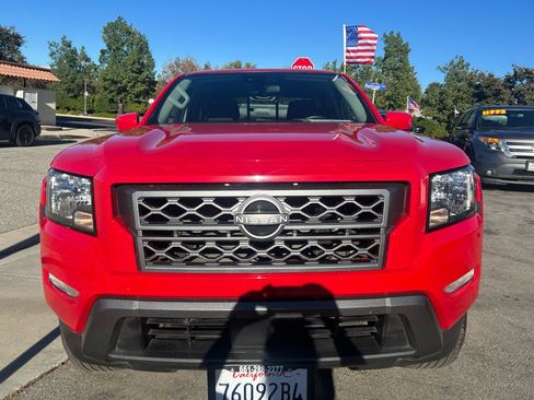 Used 2023 Nissan Frontier SV w/ SV Convenience Package image 2