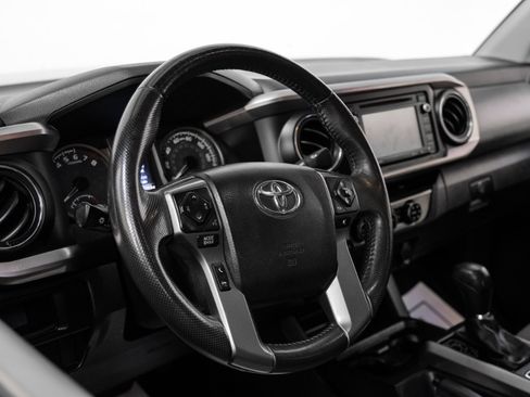 Used 2017 Toyota Tacoma SR5 image 13