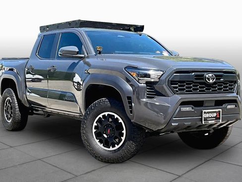Used 2024 Toyota Tacoma TRD Off-Road w/ TRD Off Road Upgrade Package AWD/4WD image 3