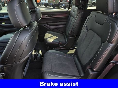 New 2025 Jeep Grand Cherokee L Altitude RWD image 20