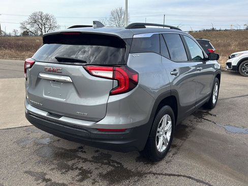 Used 2023 GMC Terrain SLE w/ Driver Convenience Package image 6