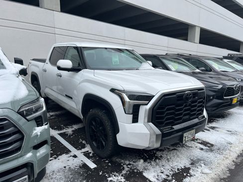 Used 2023 Toyota Tundra Limited w/ TRD Off-Road Package image 7