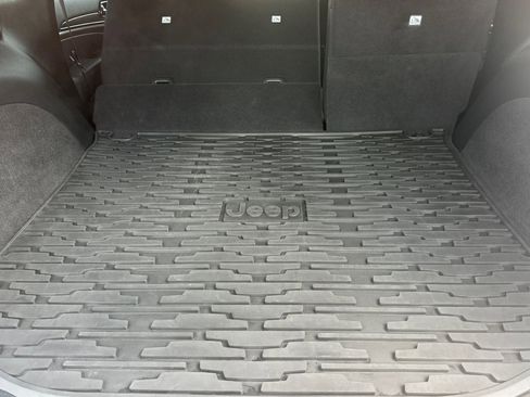 Used 2020 Jeep Grand Cherokee High Altitude image 17