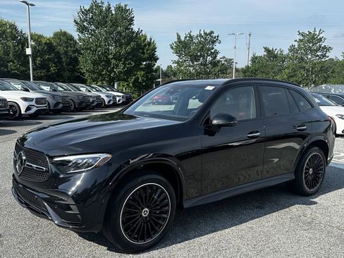 Certified 2025 Mercedes-Benz GLC 300 4MATIC image 4