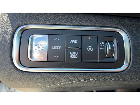 Certified 2025 Buick Enclave Sport Touring AWD/4WD image 23