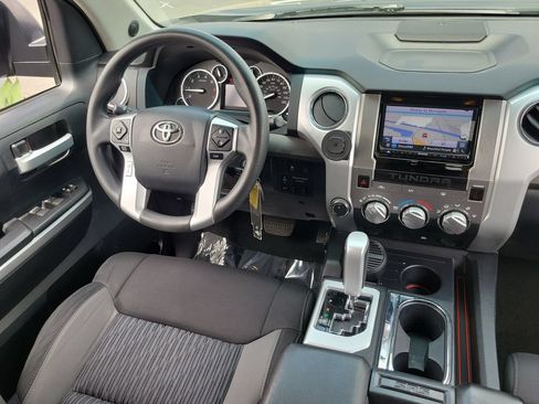 Used 2017 Toyota Tundra SR5 AWD/4WD image 10
