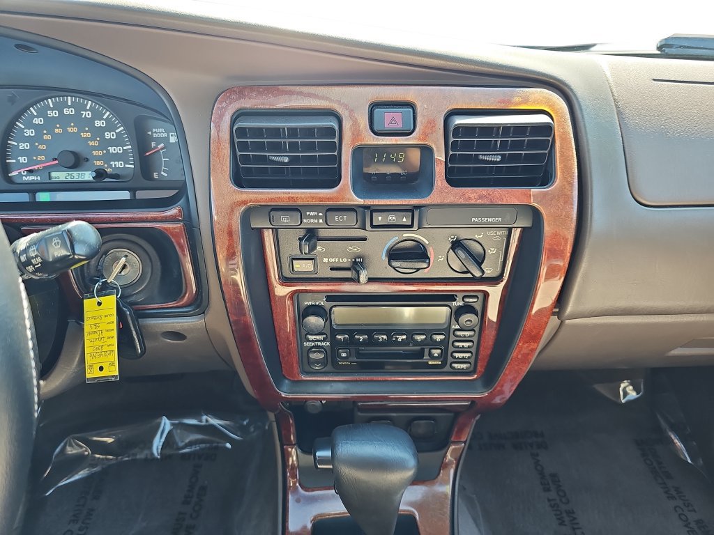 Used 2000 Toyota 4Runner SR5 RWD image 21