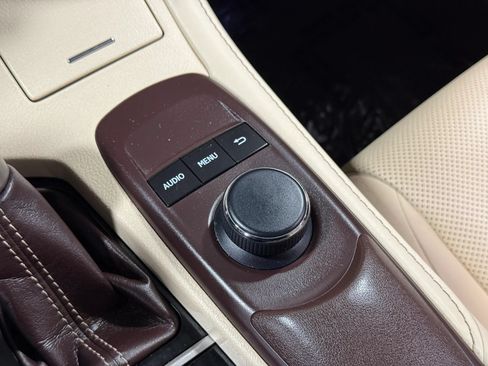 Used 2016 Lexus ES 350 w/ Premium Package w/Wood Trim FWD image 39