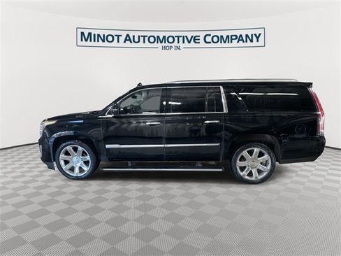 Used 2017 Cadillac Escalade ESV Premium Luxury image 5