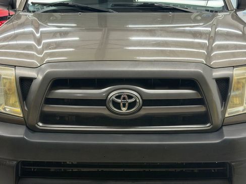 Used 2010 Toyota Tacoma 4x4 Regular Cab image 5