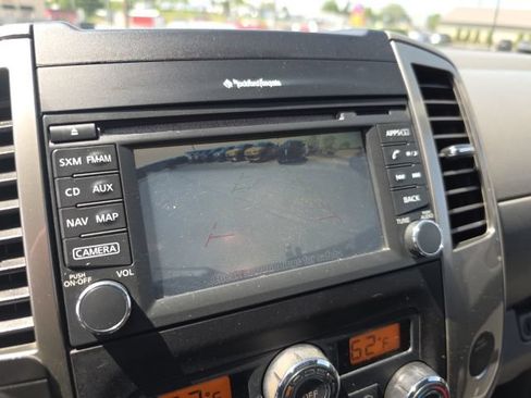 Used 2015 Nissan Frontier SL w/ Moonroof Package AWD/4WD image 25