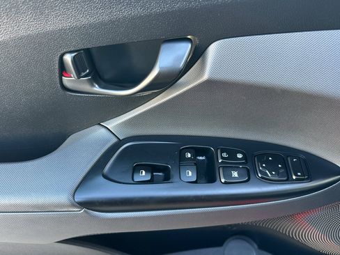 Used 2022 Hyundai Veloster N image 10