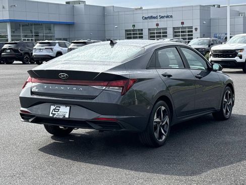 Used 2023 Hyundai Elantra SEL w/ Convenience Package FWD image 25