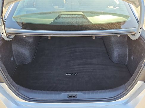 Used 2024 Nissan Altima 2.5 SV FWD image 8