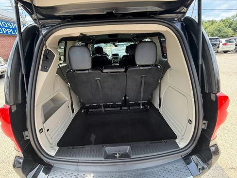 Used 2019 Dodge Grand Caravan SXT FWD image 24
