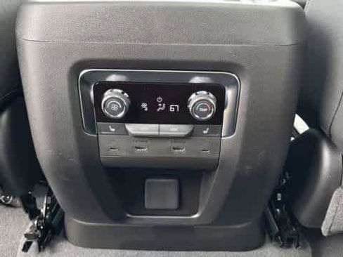 New 2026 Chevrolet Suburban High Country AWD/4WD image 27